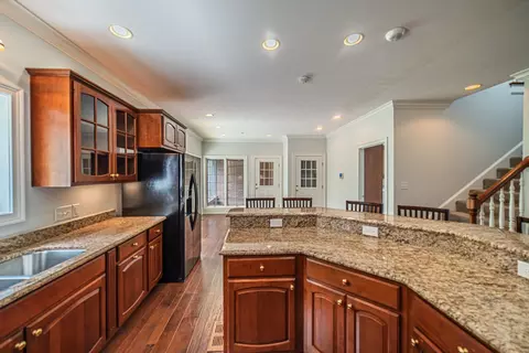 Kitchen - 140 Prestwick Pl, Paducah, KY 42001 photo 7 of 9
