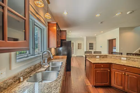 Kitchen - 140 Prestwick Pl, Paducah, KY 42001 photo 6 of 9