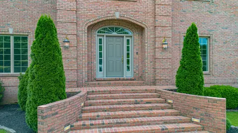 Entry Way - 140 Prestwick Pl, Paducah, KY 42001 photo 1 of 8