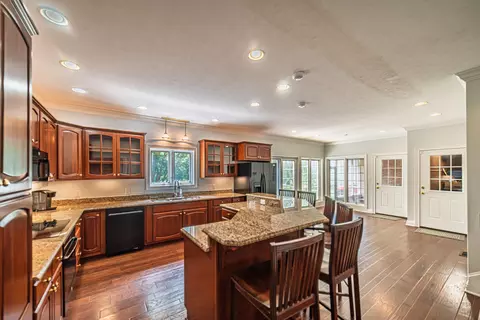 Kitchen - 140 Prestwick Pl, Paducah, KY 42001 photo 8 of 9