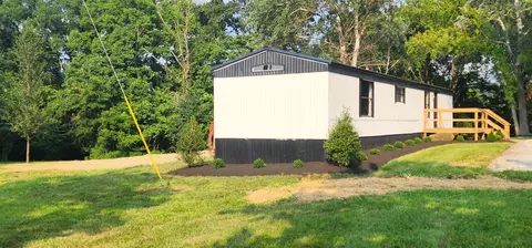 14615 Woody Shelton Rd, Hopkinsville, KY 42240