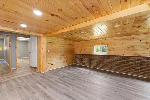 Living - 190 Walker Dr, Burnside, KY 42519 photo 5 of 5