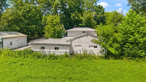 Exterior - 190 Walker Dr, Burnside, KY 42519 photo 8 of 9