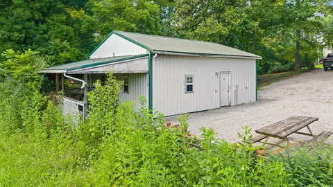 Exterior - 190 Walker Dr, Burnside, KY 42519 photo 6 of 9