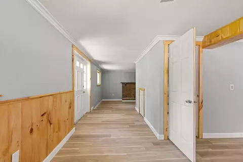 Entry Way - 190 Walker Dr, Burnside, KY 42519 photo 6 of 15
