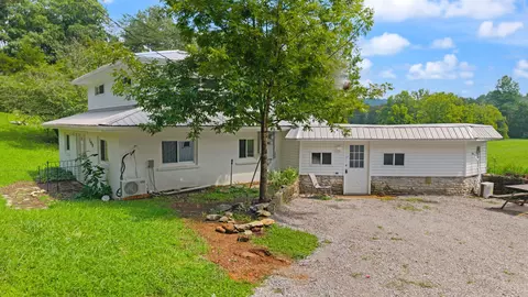 Exterior - 190 Walker Dr, Burnside, KY 42519 photo 3 of 9
