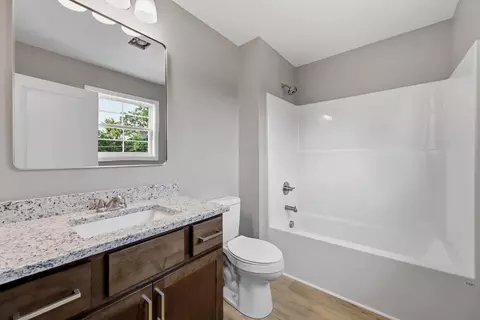 Bath - 424 Main Ave, Georgetown, KY 40324 photo 1 of 2