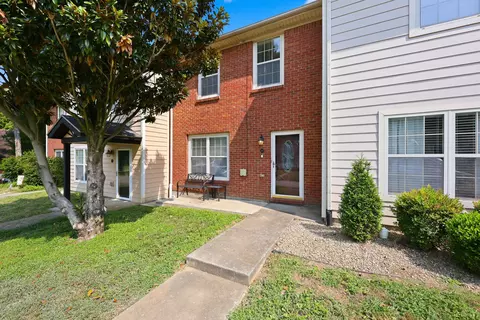 185 Berry Ave, Versailles, KY 40383