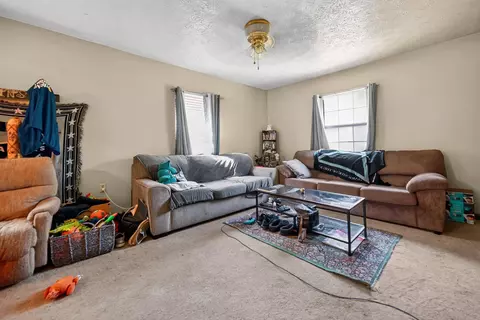 Living - 620 Maynor St, Corbin, KY 40701 photo 1 of 1