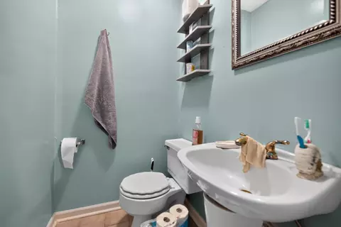 Bath - 620 Maynor St, Corbin, KY 40701 photo 1 of 3