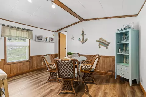 Dining - 75 Lakeshore Dr, Nancy, KY 42544 photo 1 of 3