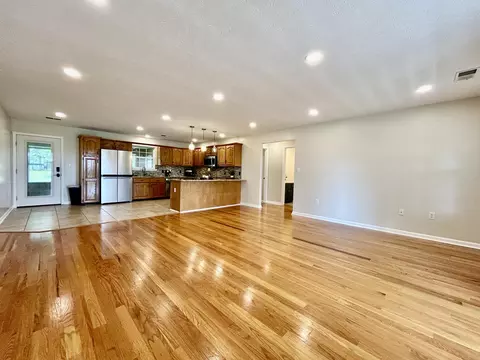 Living - 965 Old Somerset Stanford Rd, Eubank, KY 42567 photo 5 of 6