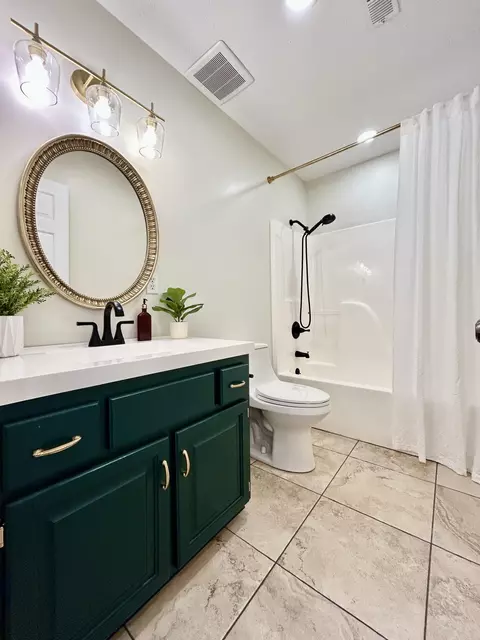 Bath - 965 Old Somerset Stanford Rd, Eubank, KY 42567 photo 5 of 5