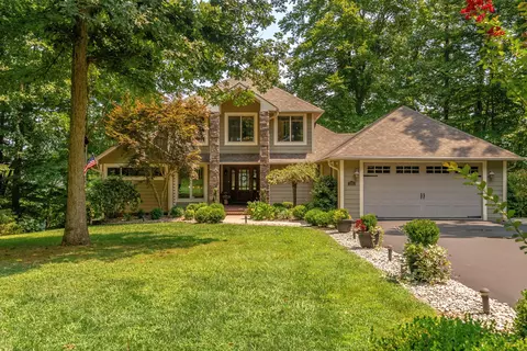 1355 Cliffside Dr, Russell Springs, KY 42642