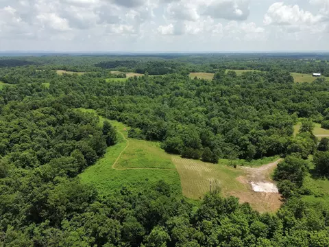 8030 Davenport Ln, Maysville, KY 41056
