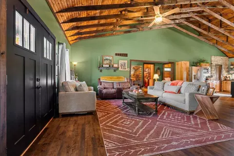 Living - 2113 Calaboose Ridge Rd, Campton, KY 41301 photo 2 of 4