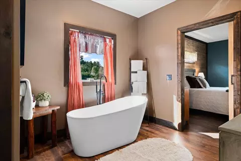 Bath - 2113 Calaboose Ridge Rd, Campton, KY 41301 photo 4 of 5
