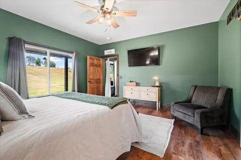 Bedroom - 2113 Calaboose Ridge Rd, Campton, KY 41301 photo 5 of 6