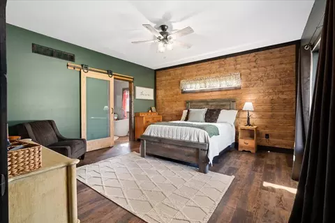 Bedroom - 2113 Calaboose Ridge Rd, Campton, KY 41301 photo 2 of 6