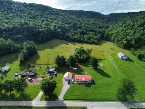 3149 Salt Lick Rd, Vanceburg, KY 41179