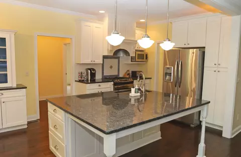 Kitchen - 123 Kingston Dr, Georgetown, KY 40324 photo 2 of 4