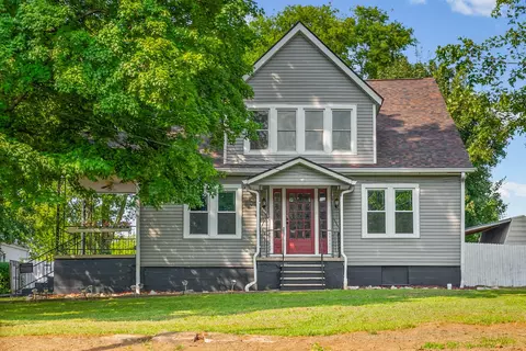 714 E 7th St, Hopkinsville, KY 42240
