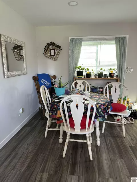 Dining - 307 Wright St, Mayfield, KY 42066 photo 1 of 1