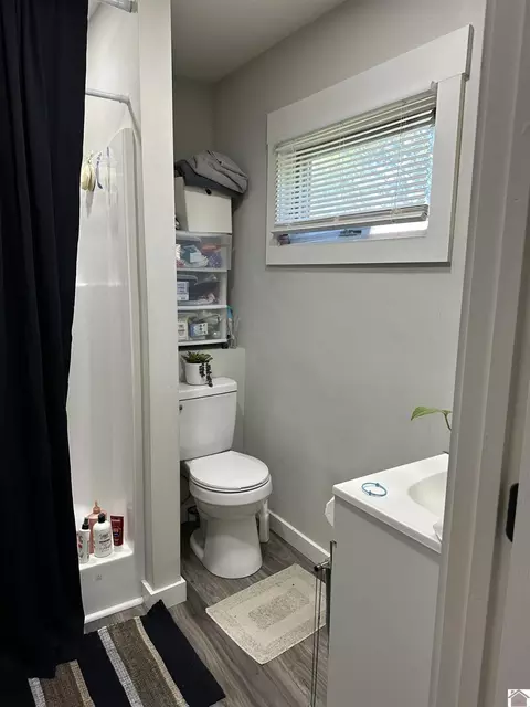 Bath - 307 Wright St, Mayfield, KY 42066 photo 2 of 2
