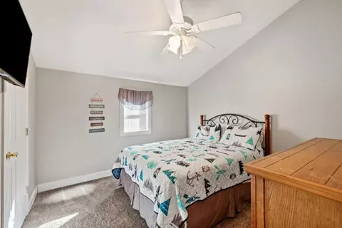 Bedroom - 2026 Keeney Rd, Nancy, KY 42544 photo 4 of 6