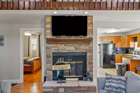 Living - 2026 Keeney Rd, Nancy, KY 42544 photo 1 of 3
