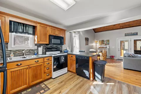 Kitchen - 2026 Keeney Rd, Nancy, KY 42544 photo 2 of 4