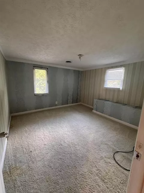 Bedroom - 497 Bee Hive Rd, Slemp, KY 41763 photo 2 of 2