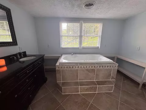 Bath - 497 Bee Hive Rd, Slemp, KY 41763 photo 1 of 2