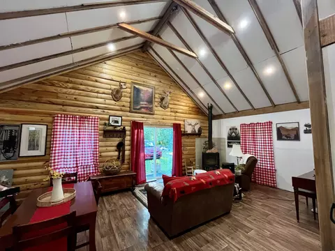 2789 Black Creek Rd, Clay City, KY 40312