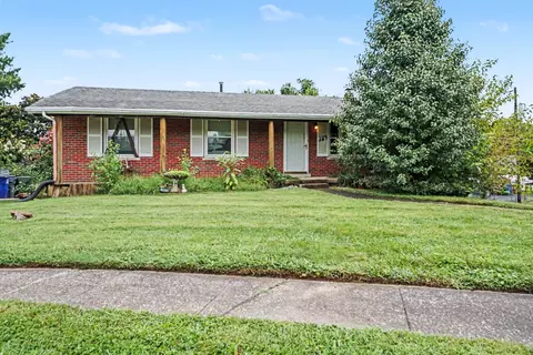 389 Spring Station Ct, Lexington, KY 40505