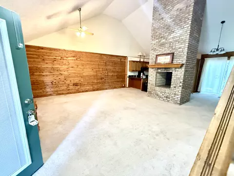 Living - 1416 Prather Dr, Nancy, KY 42544 photo 2 of 3