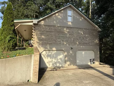Exterior - 1416 Prather Dr, Nancy, KY 42544 photo 3 of 9