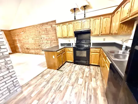 Kitchen - 1416 Prather Dr, Nancy, KY 42544 photo 3 of 4