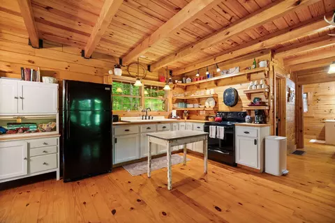 Kitchen - 99 Aider Ct, Stanton, KY 40380 photo 1 of 2