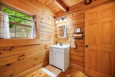 Bath - 99 Aider Ct, Stanton, KY 40380 photo 5 of 6