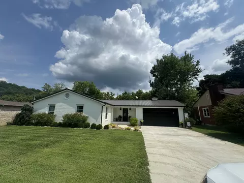 155 Cherry Ln, Pikeville, KY 41501