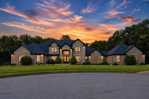 211 Wedgewood Cir, Paris, KY 40361