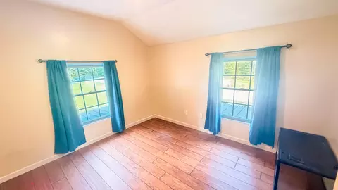 Bedroom - 67 Pine Mountain Rd, Campton, KY 41301 photo 2 of 2