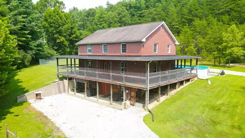 Exterior - 67 Pine Mountain Rd, Campton, KY 41301 photo 2 of 2