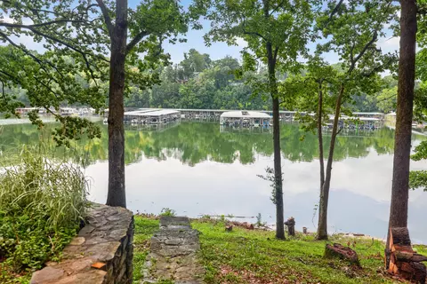656 Chimney Rock Rd, Harrodsburg, KY 40330