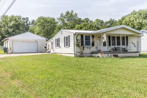 622 Vass Ln, Hopkinsville, KY 42240