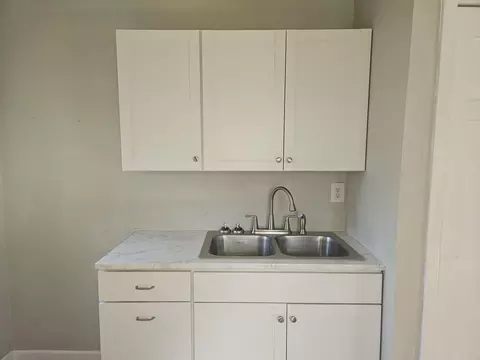 Kitchen - 430 Carmicle St, Liberty, KY 42539 photo 3 of 3