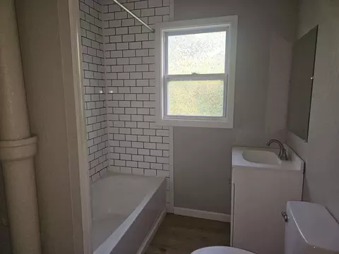 Bath - 430 Carmicle St, Liberty, KY 42539 photo 1 of 1