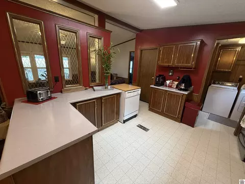 Kitchen - 1473 Watson Rd, Murray, KY 42071 photo 2 of 3