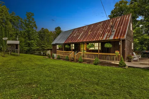 41 Jacks Dr, Wellington, KY 40387